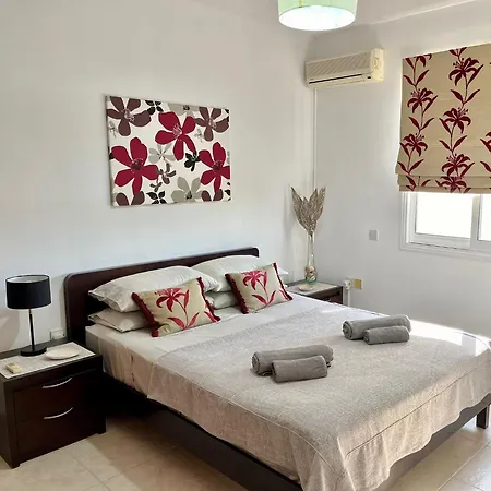 2 Bedroom Penthouse In With Communal Pool Apartment Oroklini