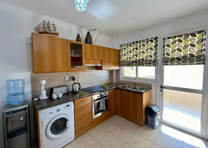 2 Bedroom Penthouse In With Communal Pool Daire